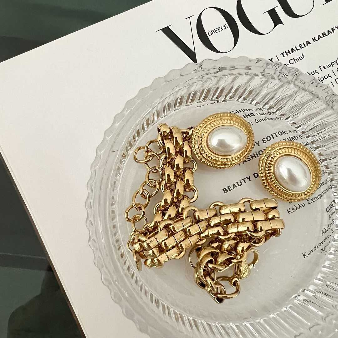 Γιατί τα vintage κοσμήματα είναι τόσο hot